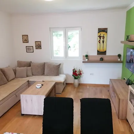 Apartments Iris *