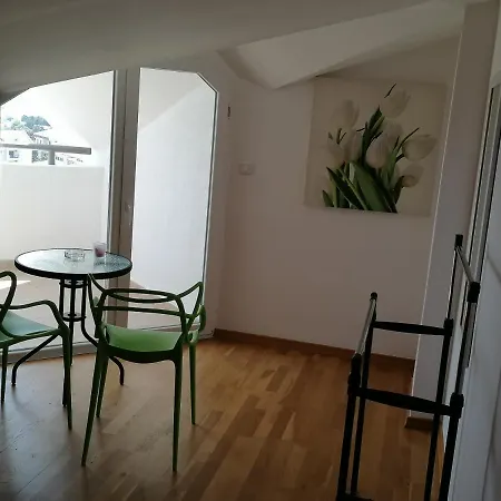 Apartments Iris Apartment