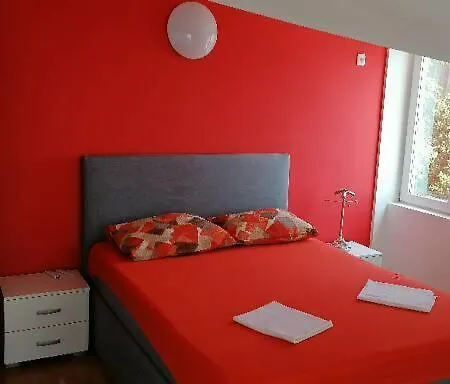 Apartments Iris Apartment *